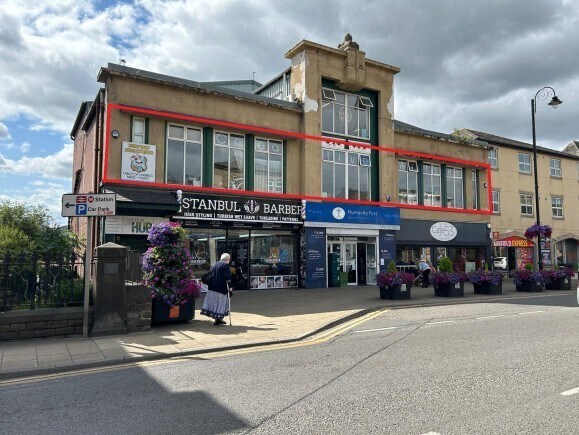 Huddersfield Rd, Mirfield à louer Photo de l’immeuble– Image 1 sur 2