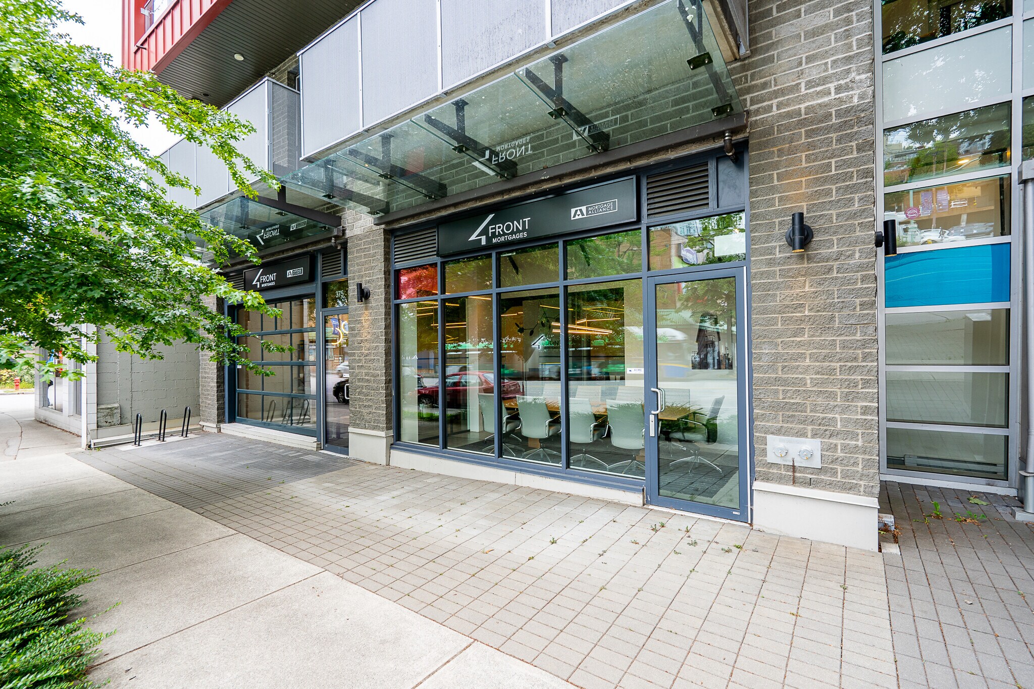 379 E Broadway, Vancouver, BC à vendre Photo de l’immeuble– Image 1 sur 13