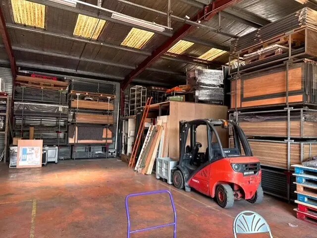 Industriel/Logistique dans Contes à louer - Photo de l’immeuble – Image 1 sur 4