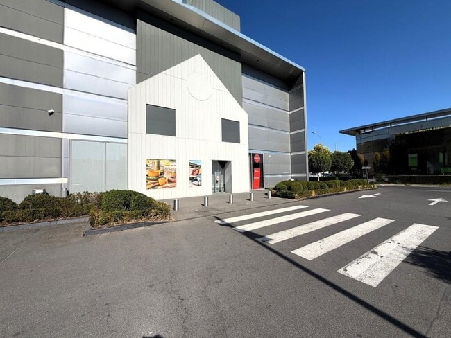 Plus de détails pour Rue Des Petits Champs, Sainte-Geneviève-des-Bois - Local commercial à louer
