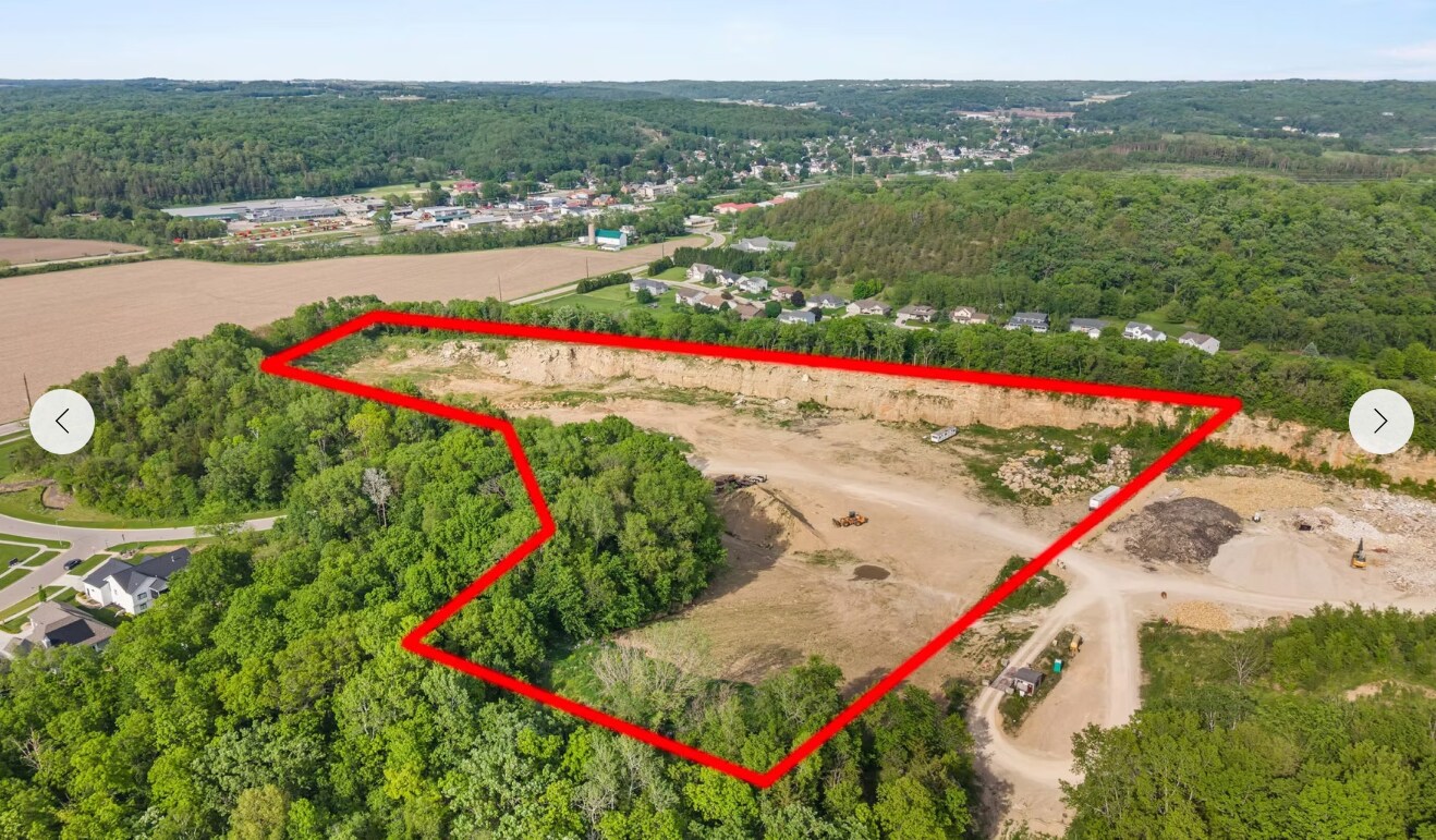1750 Rocky Bluff Ct, Cross Plains, WI à vendre Photo de l’immeuble– Image 1 sur 13