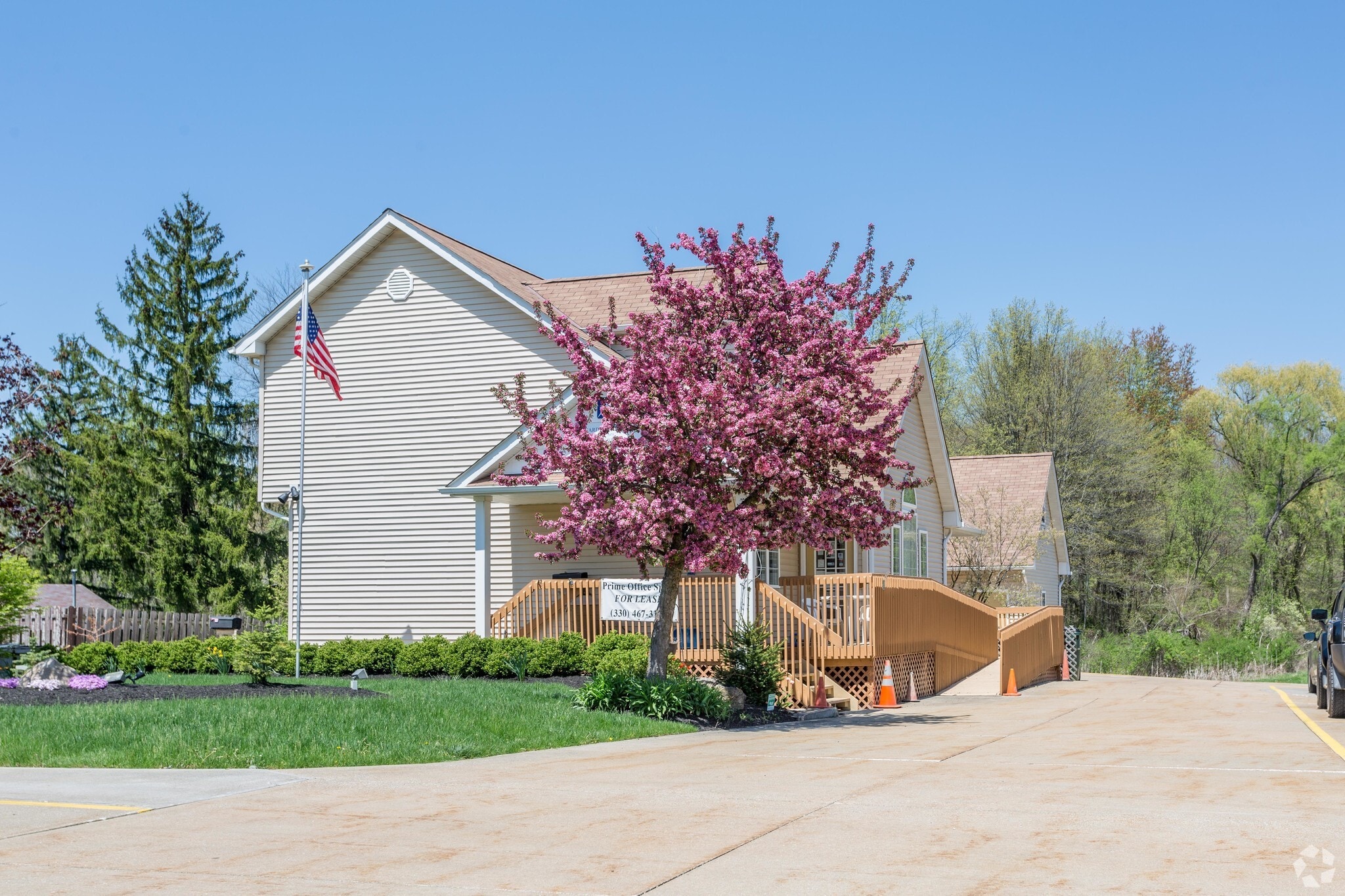 115 W Aurora Rd, Northfield, OH à vendre Photo principale– Image 1 sur 11