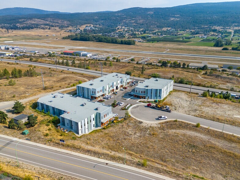 2175 Optic Crt, Kelowna, BC à louer - Photo principale – Image 1 sur 19