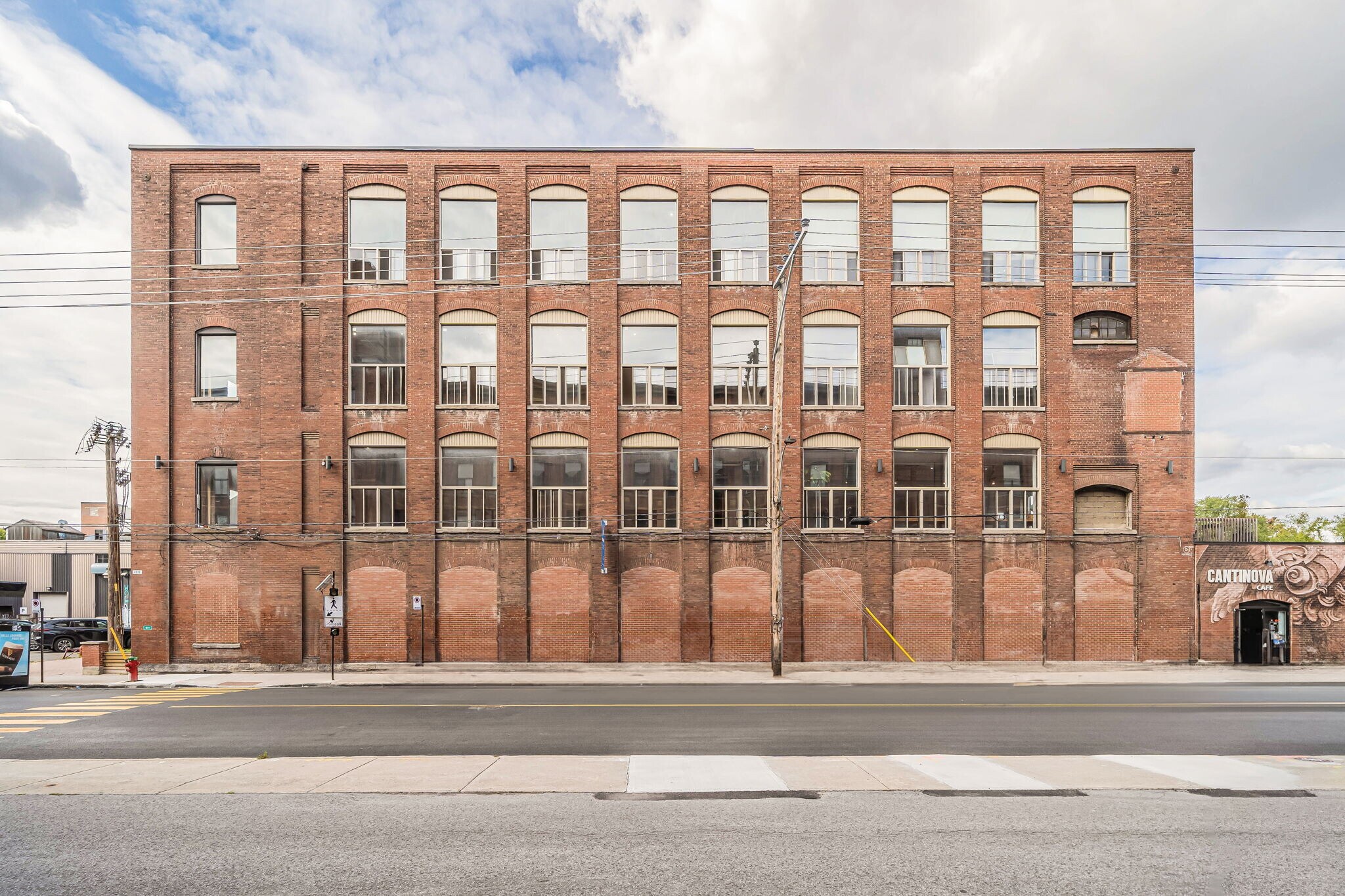 4035 Rue Saint-Ambroise, Montréal, QC à louer Photo de l’immeuble– Image 1 sur 13