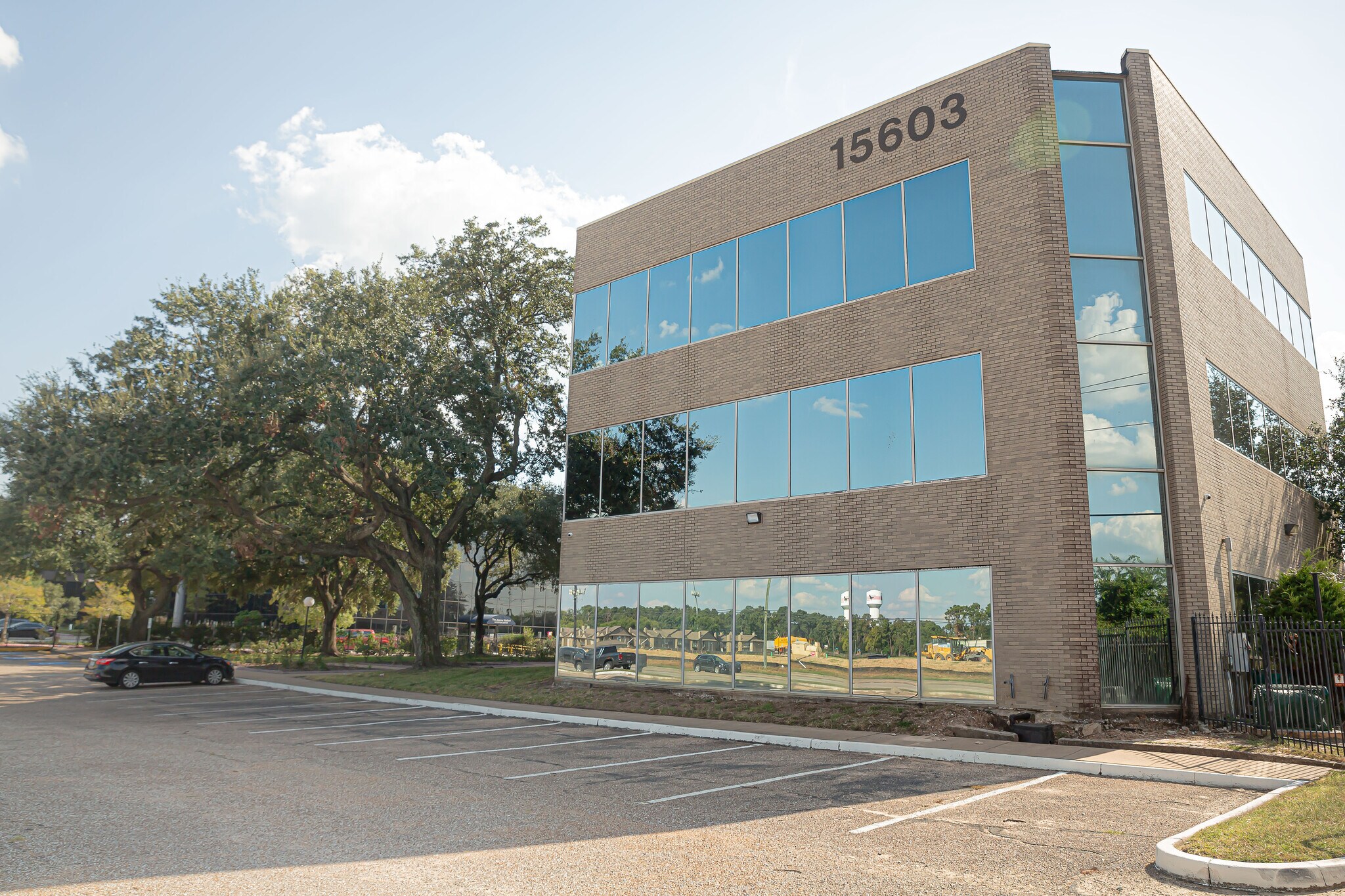 15603 Kuykendahl Rd, Houston, TX à louer Photo principale– Image 1 sur 10