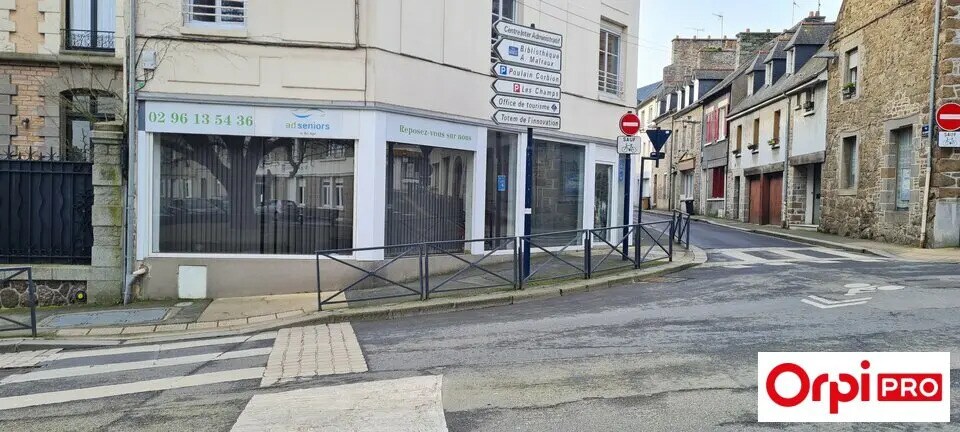 Local commercial dans Saint-Brieuc à louer - Photo de l’immeuble – Image 1 sur 4