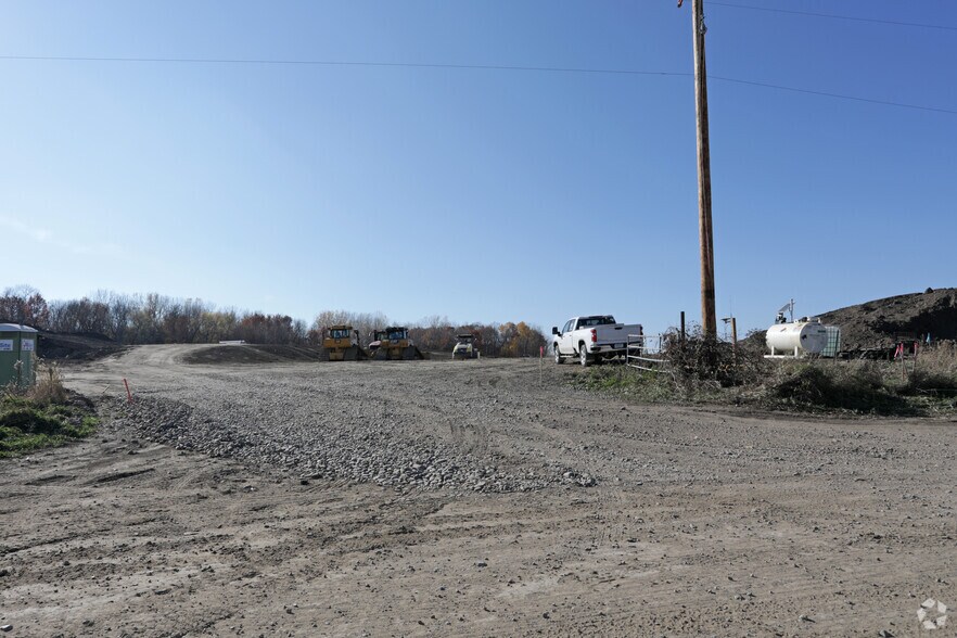 XXX French Lake Rd, Dayton, MN à louer - Photo de l’immeuble – Image 2 sur 2