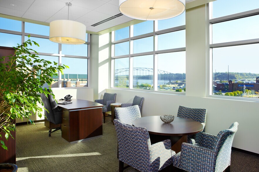 385 Bell St, Dubuque, IA à vendre - Photo intérieure – Image 2 sur 12