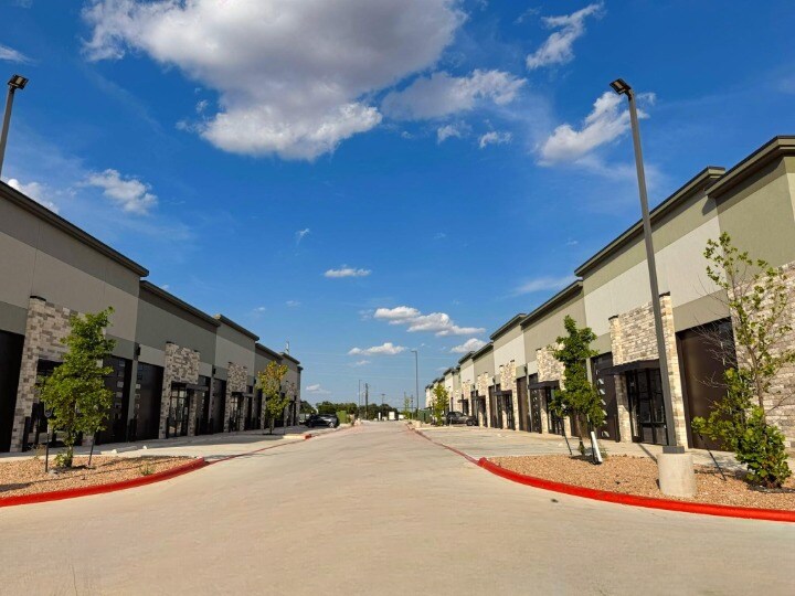 15893 Ronald W Reagan Blvd, Leander, TX à louer - Photo de l’immeuble – Image 2 sur 3