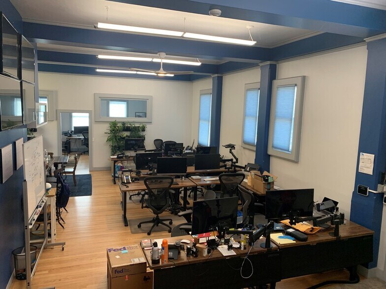 815 Alice St, Oakland, CA à louer - Photo de l’immeuble – Image 3 sur 10