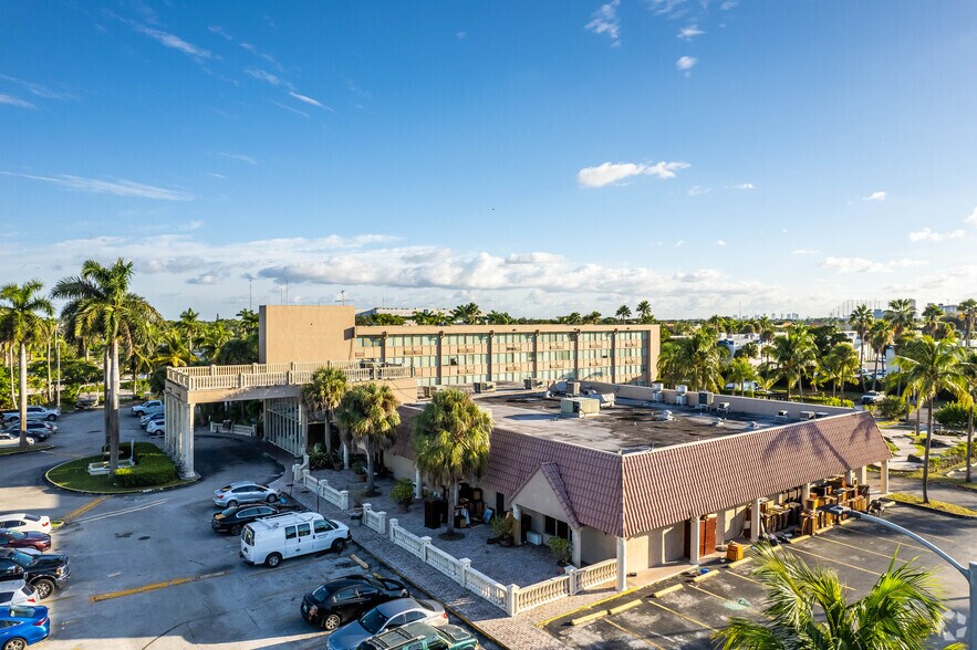 16805 NW 12th Ave, Miami, FL à vendre - Photo de l’immeuble – Image 1 sur 9