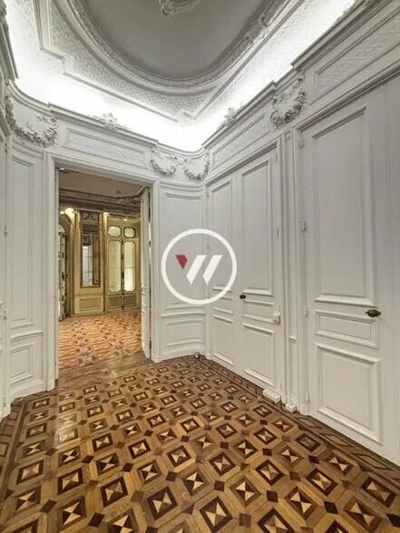 Bureau dans Marseille à vendre - Photo de l’immeuble – Image 2 sur 10
