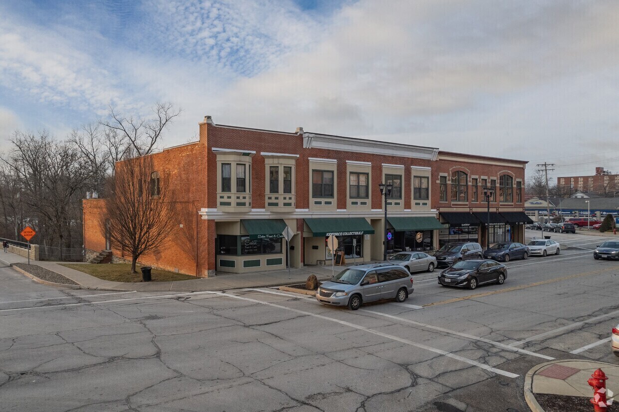 101-107 Front St, Berea, OH à louer Photo de l’immeuble– Image 1 sur 9