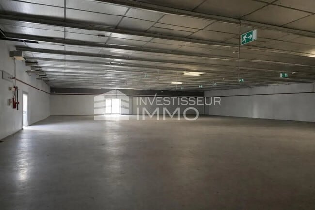 Plus de détails pour Local commercial à louer