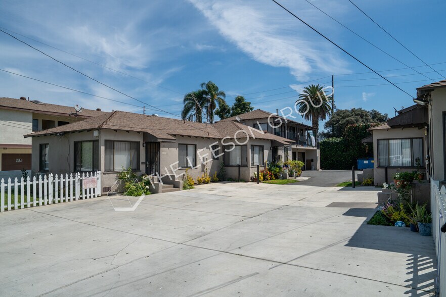 411 N Eastwood Ave, Santa Ana, CA à vendre - Photo de l’immeuble – Image 3 sur 12