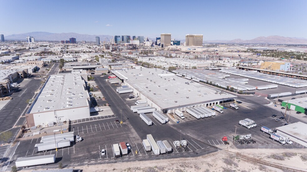 6065 Polaris Ave, Las Vegas, NV à louer - Photo de l’immeuble – Image 1 sur 1