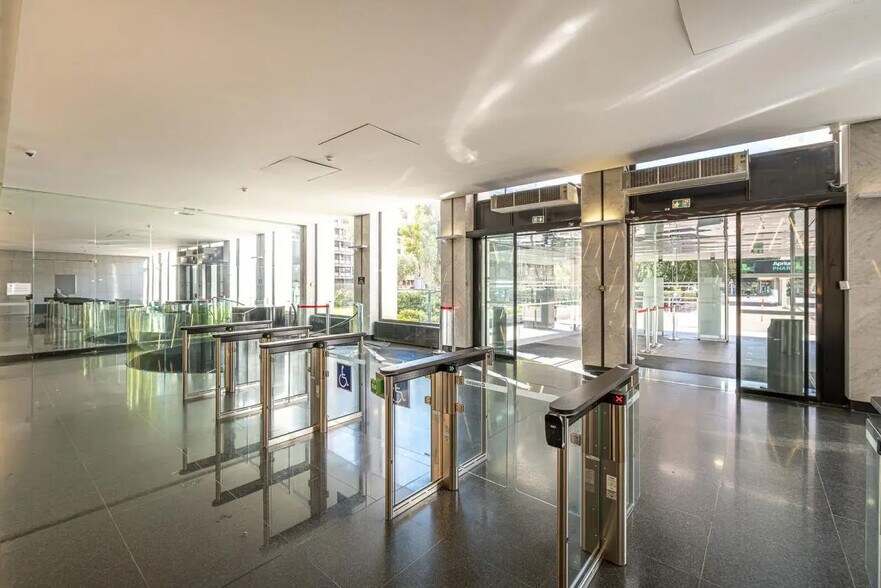 Bureau dans Marseille à louer - Hall d’entrée – Image 2 sur 11