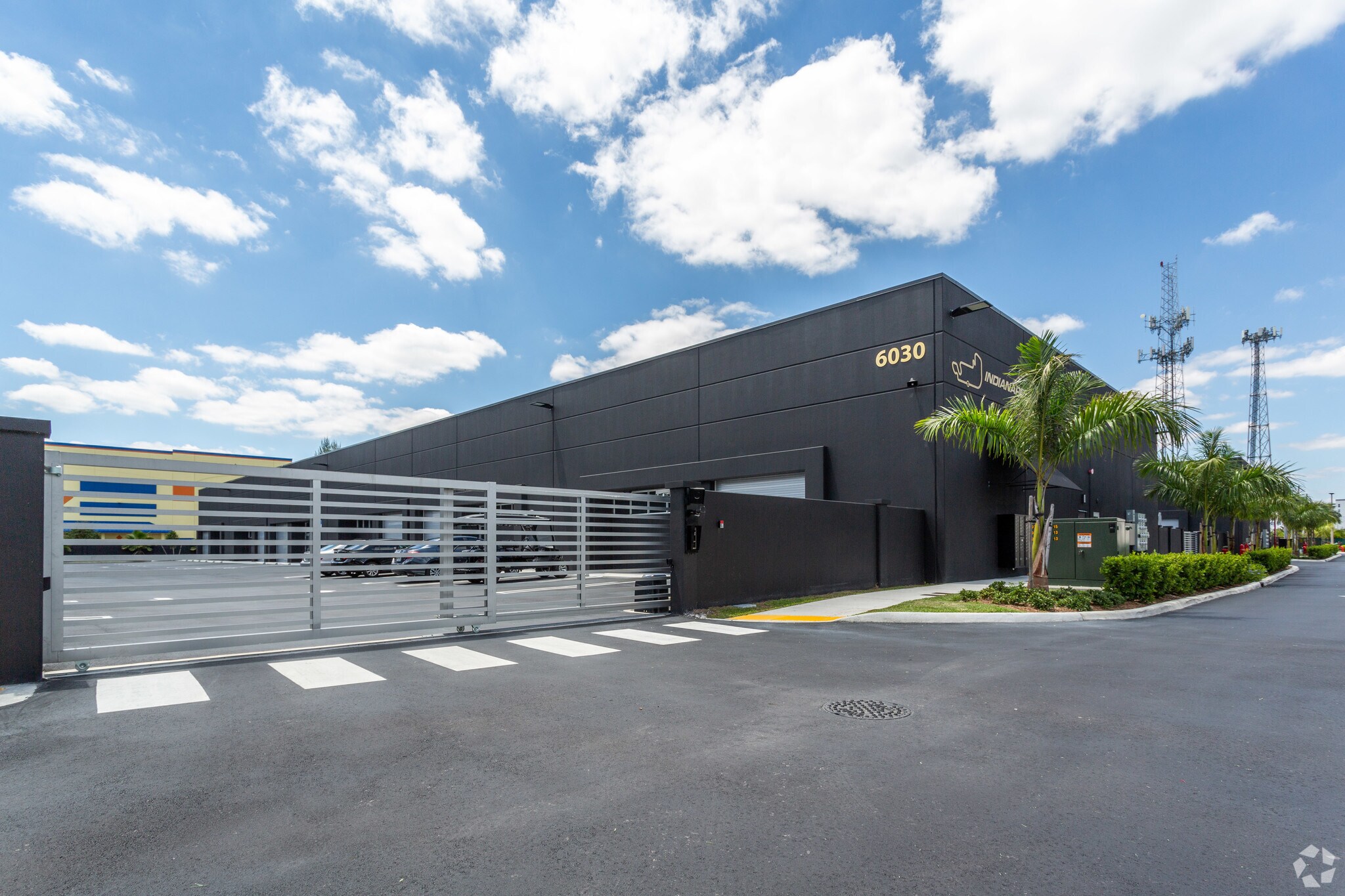 6030 NW 102nd Ave, Doral, FL à vendre Photo principale– Image 1 sur 9