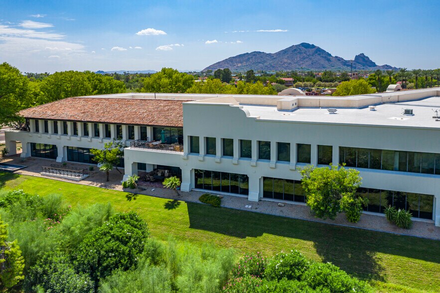 7001 N Scottsdale Rd, Scottsdale, AZ à louer - Photo de l’immeuble – Image 2 sur 7