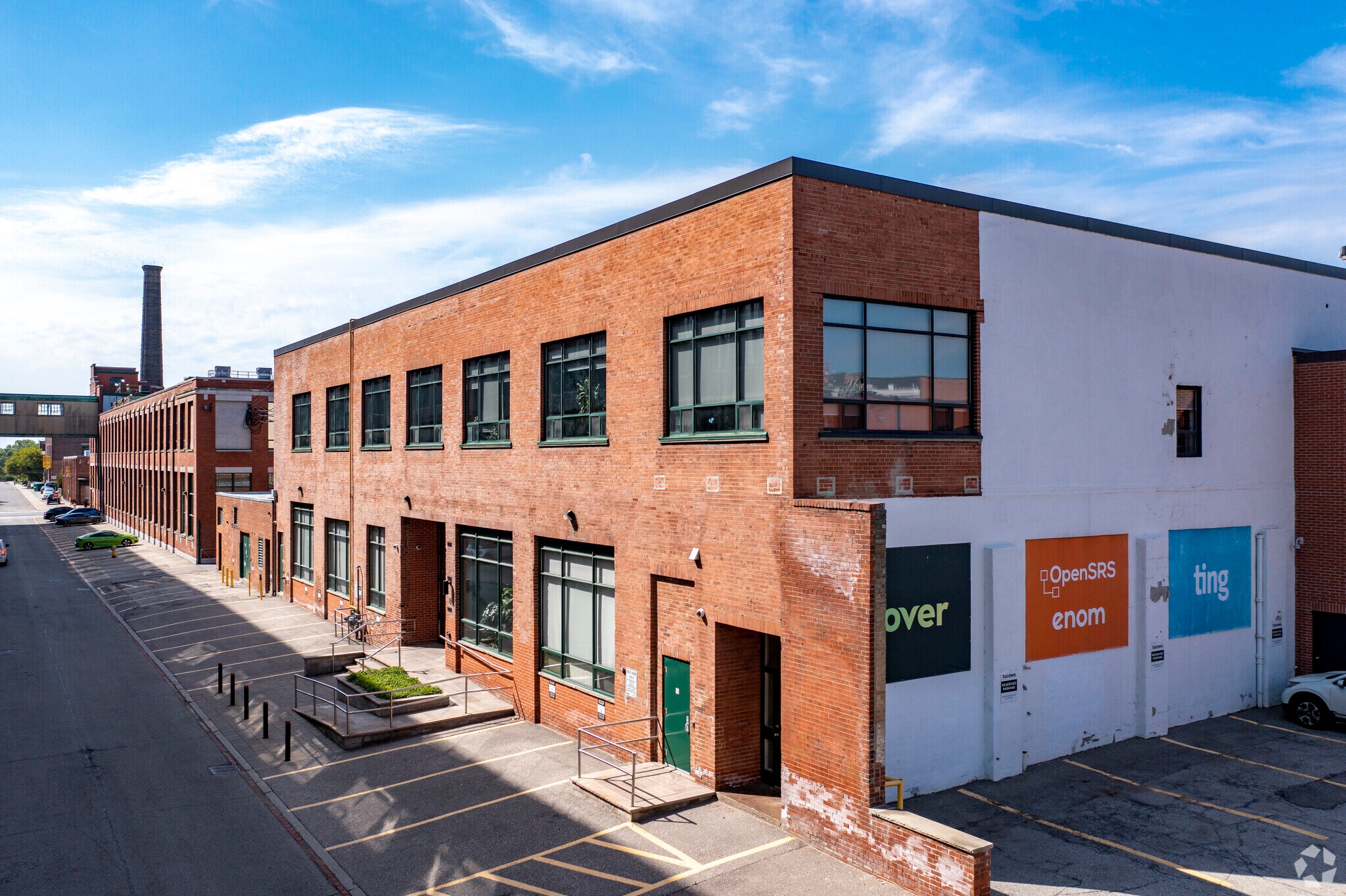 78-96 Mowat Ave, Toronto, ON à louer Photo principale– Image 1 sur 7