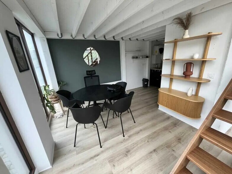 Bureau dans Saint-Jacques-de-la-Lande à vendre - Photo de l’immeuble – Image 2 sur 5