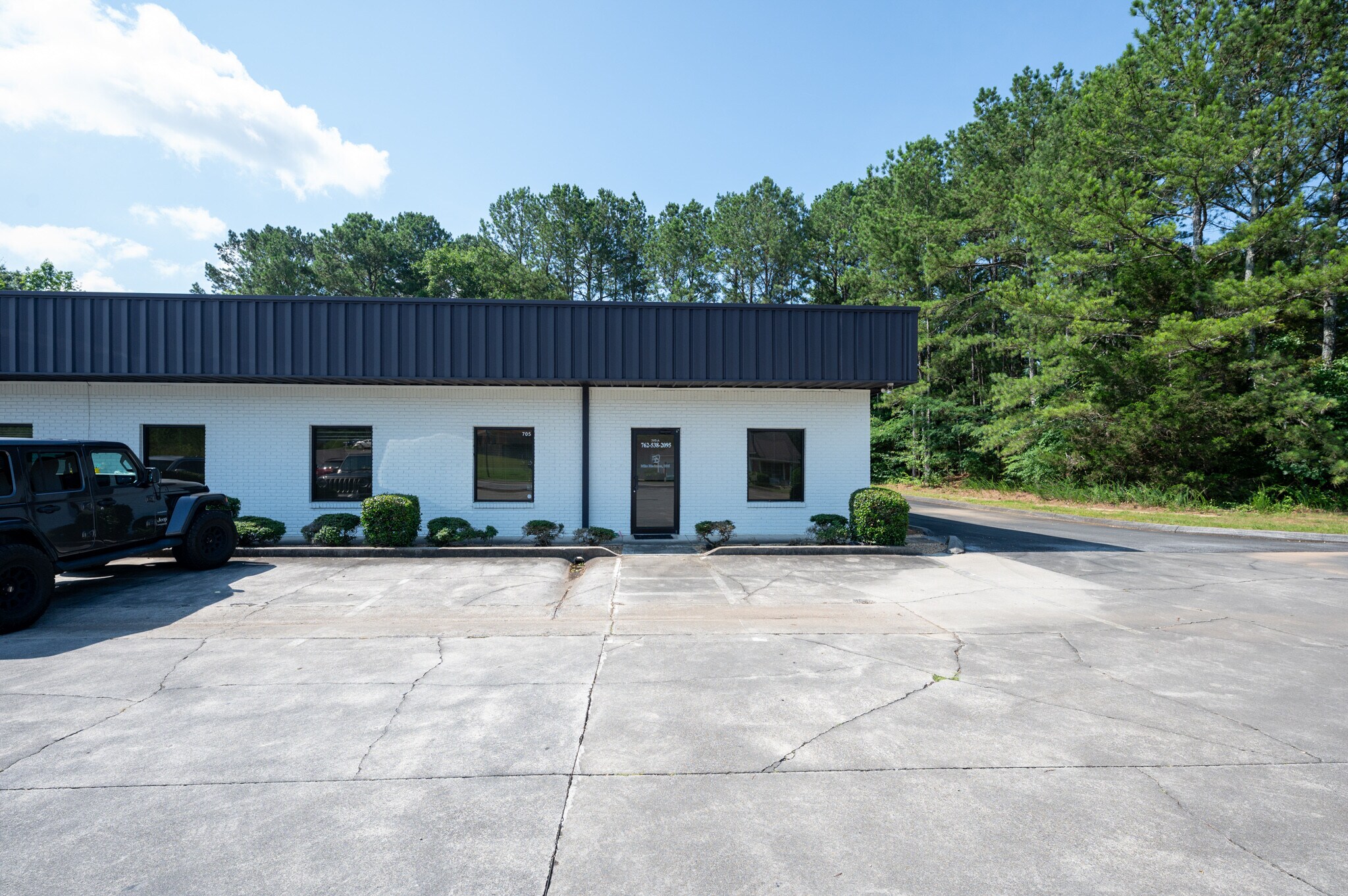 705 Red Bud Rd NE, Calhoun, GA à louer Photo de l’immeuble– Image 1 sur 38