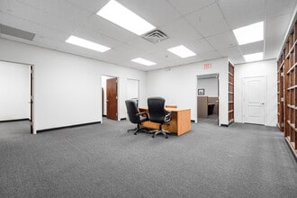 14 Front St, Hempstead, NY à louer Photo intérieure– Image 2 sur 11