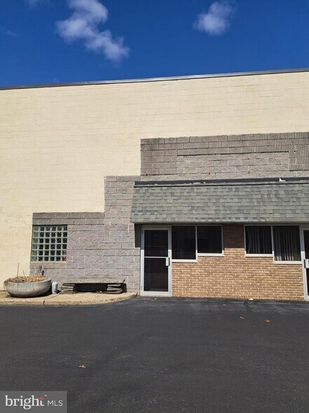 3250 Parker Ave, South Plainfield, NJ à vendre - Photo de l’immeuble – Image 2 sur 5