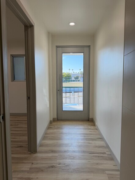 1519-1521 W Glenoaks Blvd, Glendale, CA à louer - Photo de l’immeuble – Image 3 sur 25