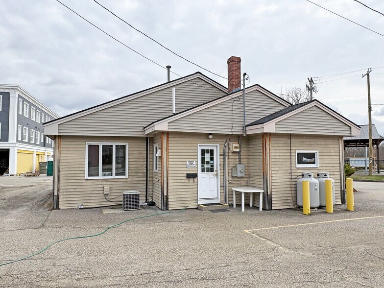 8 Railroad Sq, Yarmouth, ME à louer - Photo de l’immeuble – Image 3 sur 4