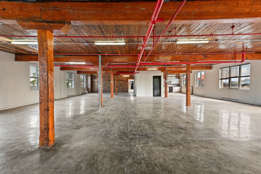 5010 Rue Saint-Patrick, Montréal, QC à louer - Photo de l’immeuble – Image 2 sur 17