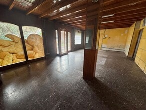 Local commercial dans Cornellà de Llobregat, Barcelona à louer Photo intérieure– Image 2 sur 9