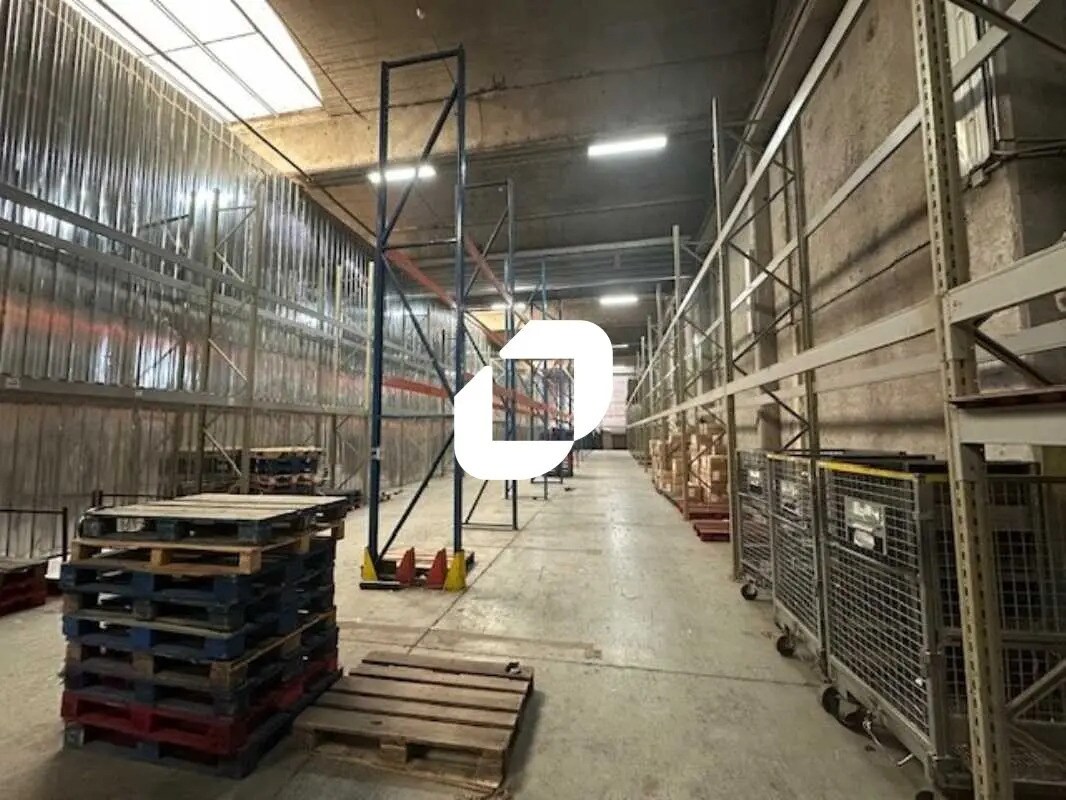 Industriel/Logistique dans Gonesse à louer Photo de l’immeuble– Image 1 sur 5