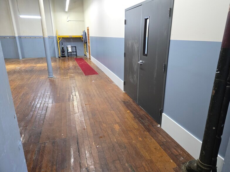1 S Main St, Coventry, RI à louer - Photo de l’immeuble – Image 3 sur 23
