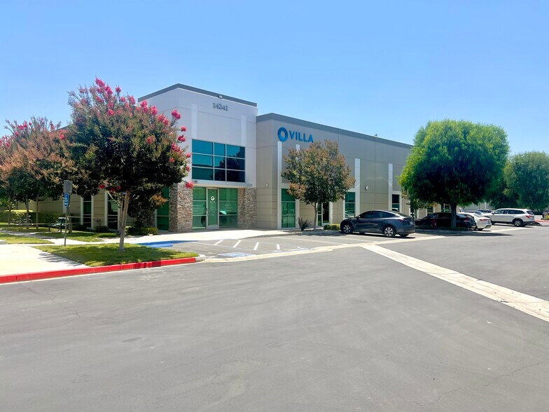 14241-14261 Fern Ave, Chino, CA à vendre - Photo de l’immeuble – Image 1 sur 17