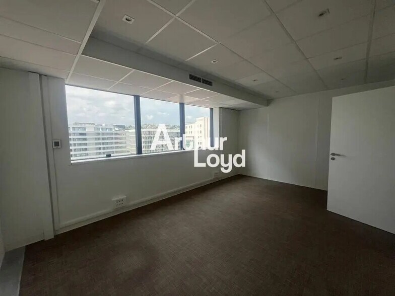 455 Promenade Des Anglais, Nice à louer - Photo de l’immeuble – Image 2 sur 7