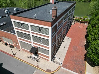 Plus de détails pour 50 Clay St, Morgantown, WV - Bureau à louer