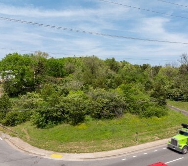 505 W Trinity Ln, Nashville, TN à vendre - Aérien – Image 2 sur 4