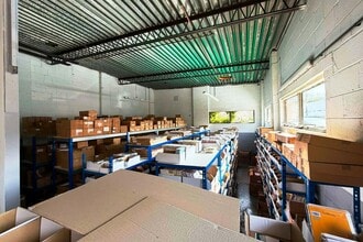 Priestley Rd, Basingstoke à louer Photo intérieure– Image 1 sur 3