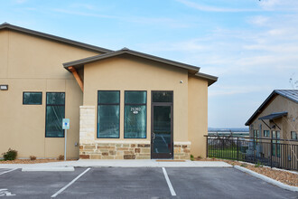 21202 Market Rdg, San Antonio, TX à louer Photo de l’immeuble– Image 1 sur 3