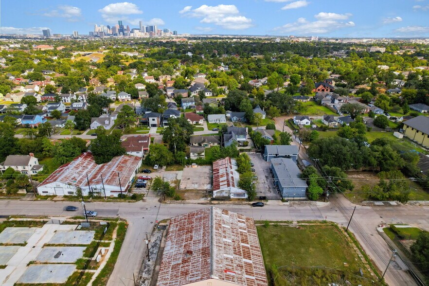 3371 Dixie Dr, Houston, TX à vendre - Photo de l’immeuble – Image 2 sur 3
