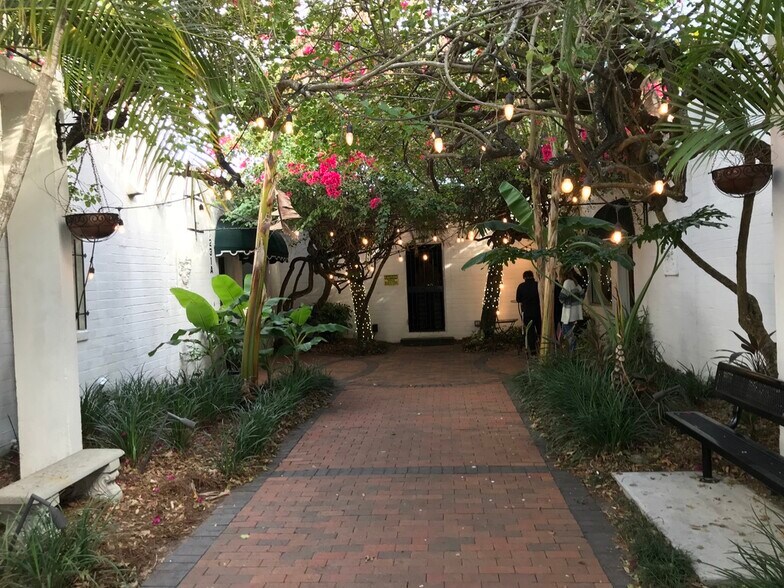 1231B N Orange Ave, Orlando, FL à louer - Photo de l’immeuble – Image 2 sur 30