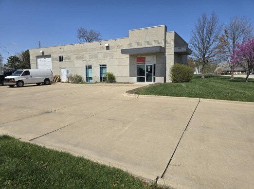 895 N MartWay Dr, Olathe, KS à vendre - Photo de l’immeuble – Image 2 sur 3
