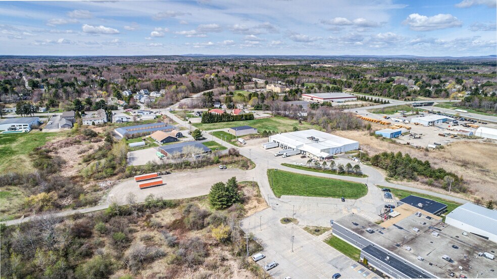 11-12 Lund Road, Saco, ME à vendre - Photo de l’immeuble – Image 1 sur 7