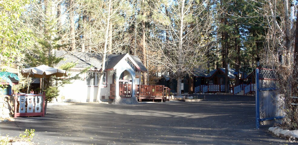 547 Main St, Big Bear Lake, CA à vendre - Photo de l’immeuble – Image 3 sur 6