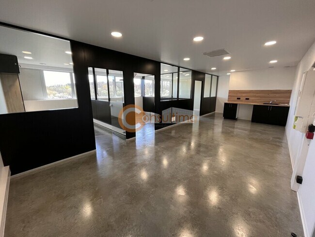 Plus de détails pour Bureau à vendre