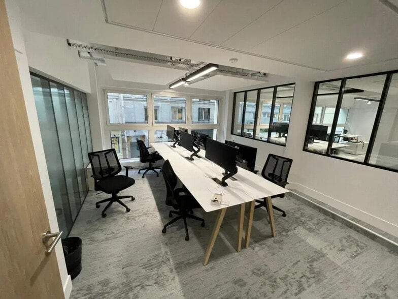 5-9 Rue Feydeau, Paris à louer - Photo de l’immeuble – Image 2 sur 5