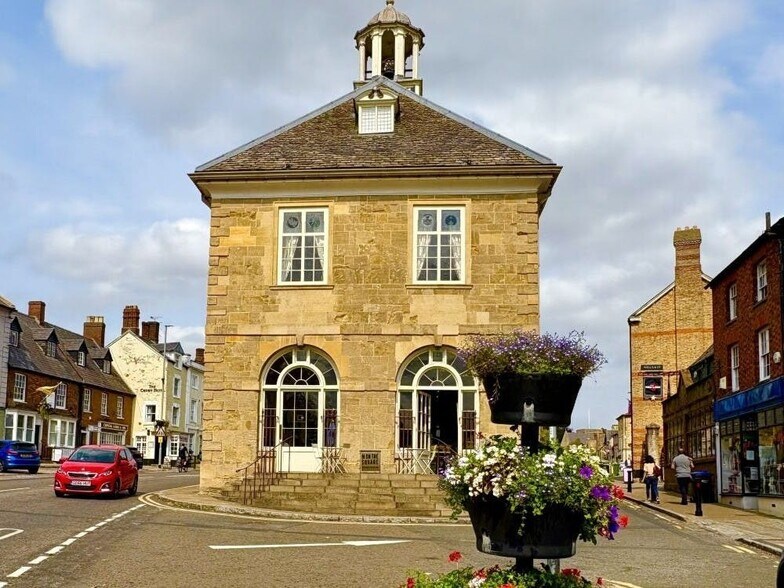 Market Pl, Brackley à louer - Photo de l’immeuble – Image 3 sur 8