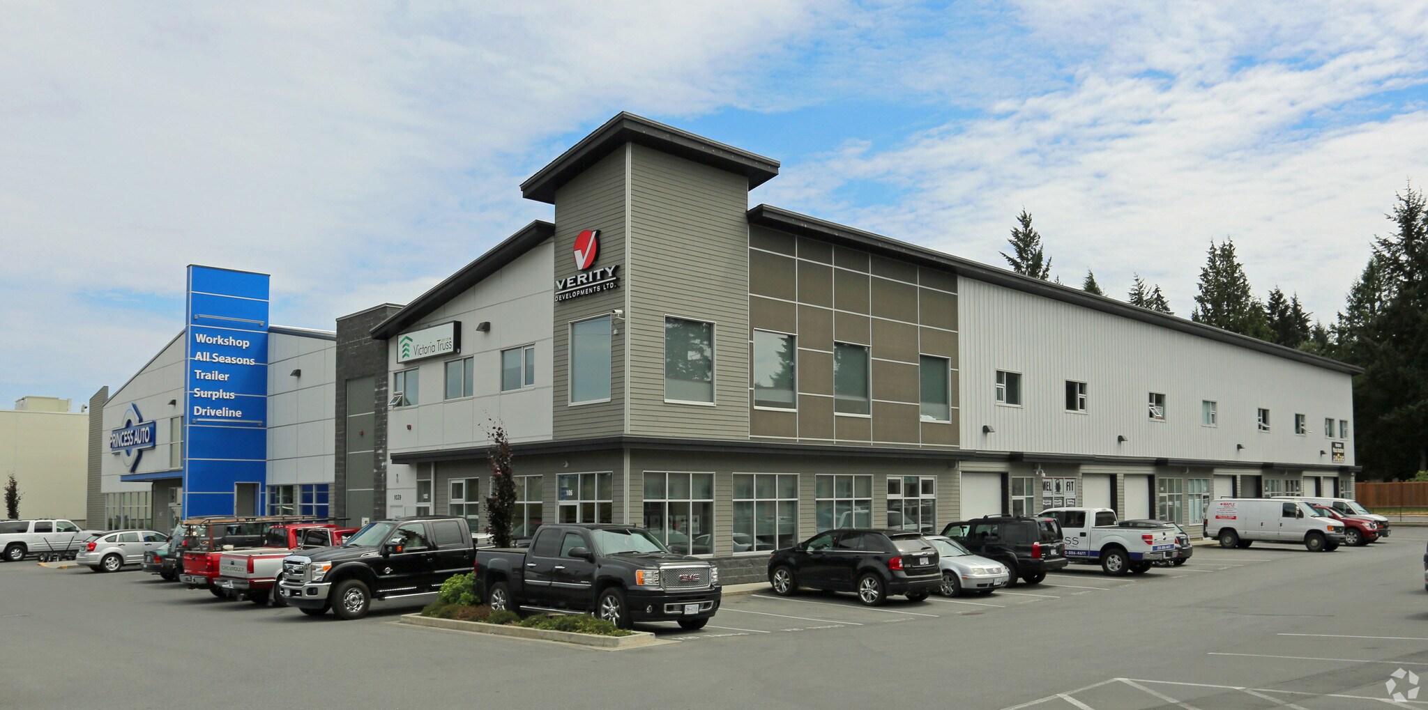 1037-1039 Langford Pky, Langford, BC à vendre Photo de l’immeuble– Image 1 sur 5