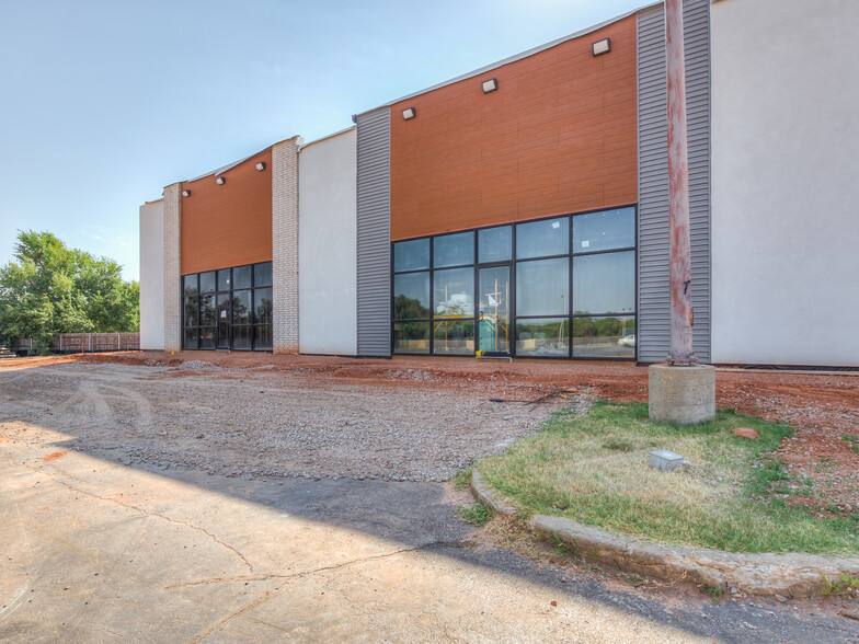 4235 Expressway, Oklahoma City, OK à louer - Photo de l’immeuble – Image 3 sur 30